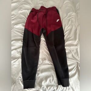 Men’s Extra Large Plum Nike Tech Pants